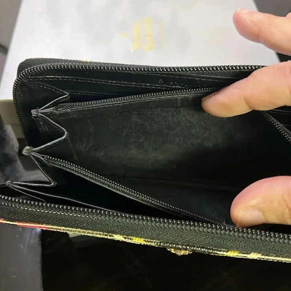 Vivienne Westwood Darby Classic long wallet. - Picture 6 of 9